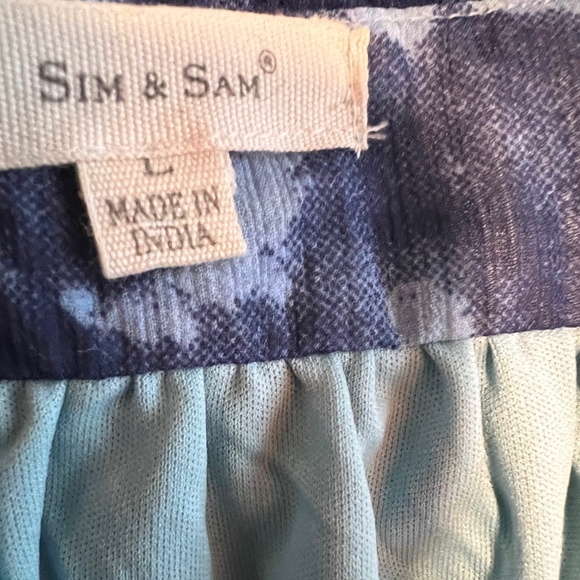 Sim & Sam Tank Top - Picture 4 of 5